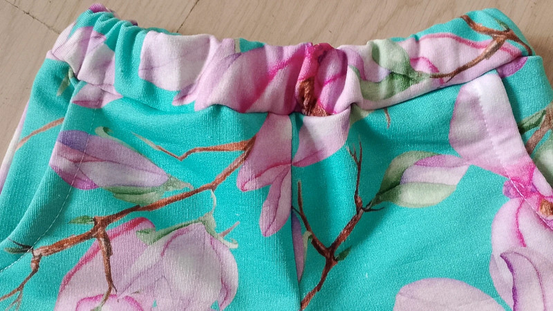 Spodenie dresowe Magnolie rozm 92 - WYPRZEDAŻ - obrazek 13