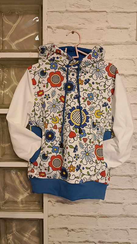 Kaszuby - dziewczęca bluza rozm 122