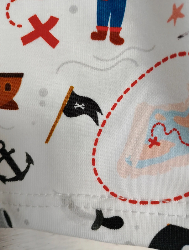 Nowy chłopięcy T-shirt Piraci rozm 122 - obrazek 4