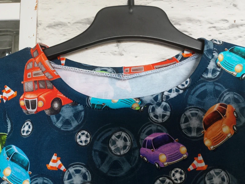 T-Shirt chłopięcy autka rozm 110 - obrazek 3