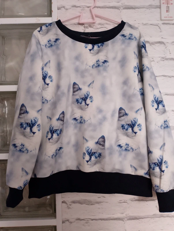 Młodzieżowa bluza Kocie głowy rozm 134 - obrazek 2