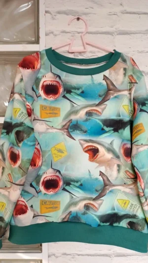 Nowa chłopięca bluza Rekiny rozm 140