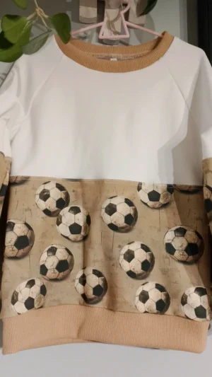 Bluza chłopięca Piłki Handmade rozm 128 raglanowa