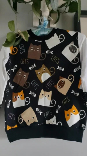 Cats – dziecięca bluza Handmade rozm 128 luźny krój Kotki