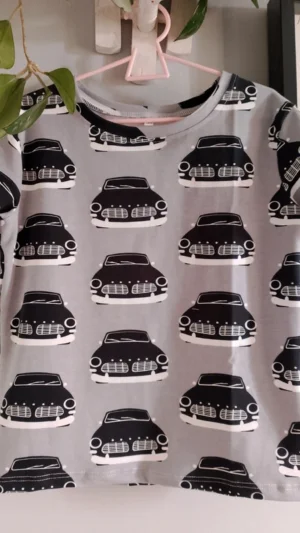 T-shirt chłopięcy auta rozm 116
