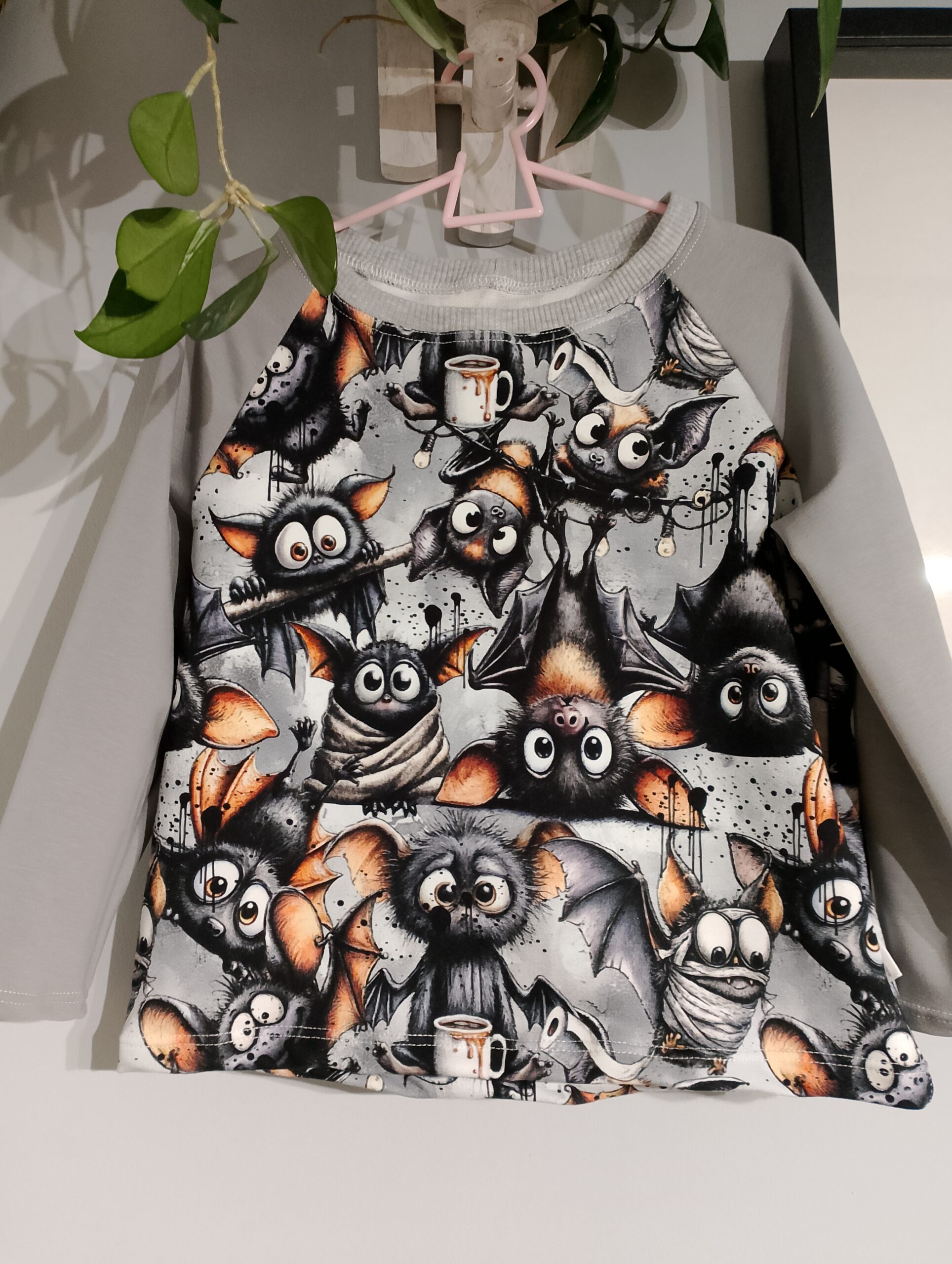 Dziecięca bluza raglanowa Nietoperze rozm 128 - obrazek 2