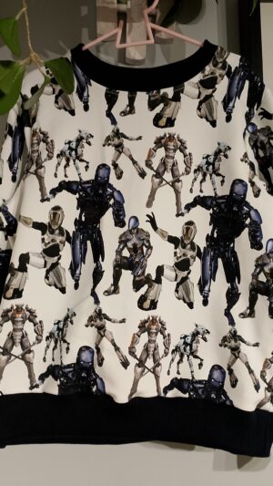 Młodzieżowa bluza  Roboty rozm 134 unisex