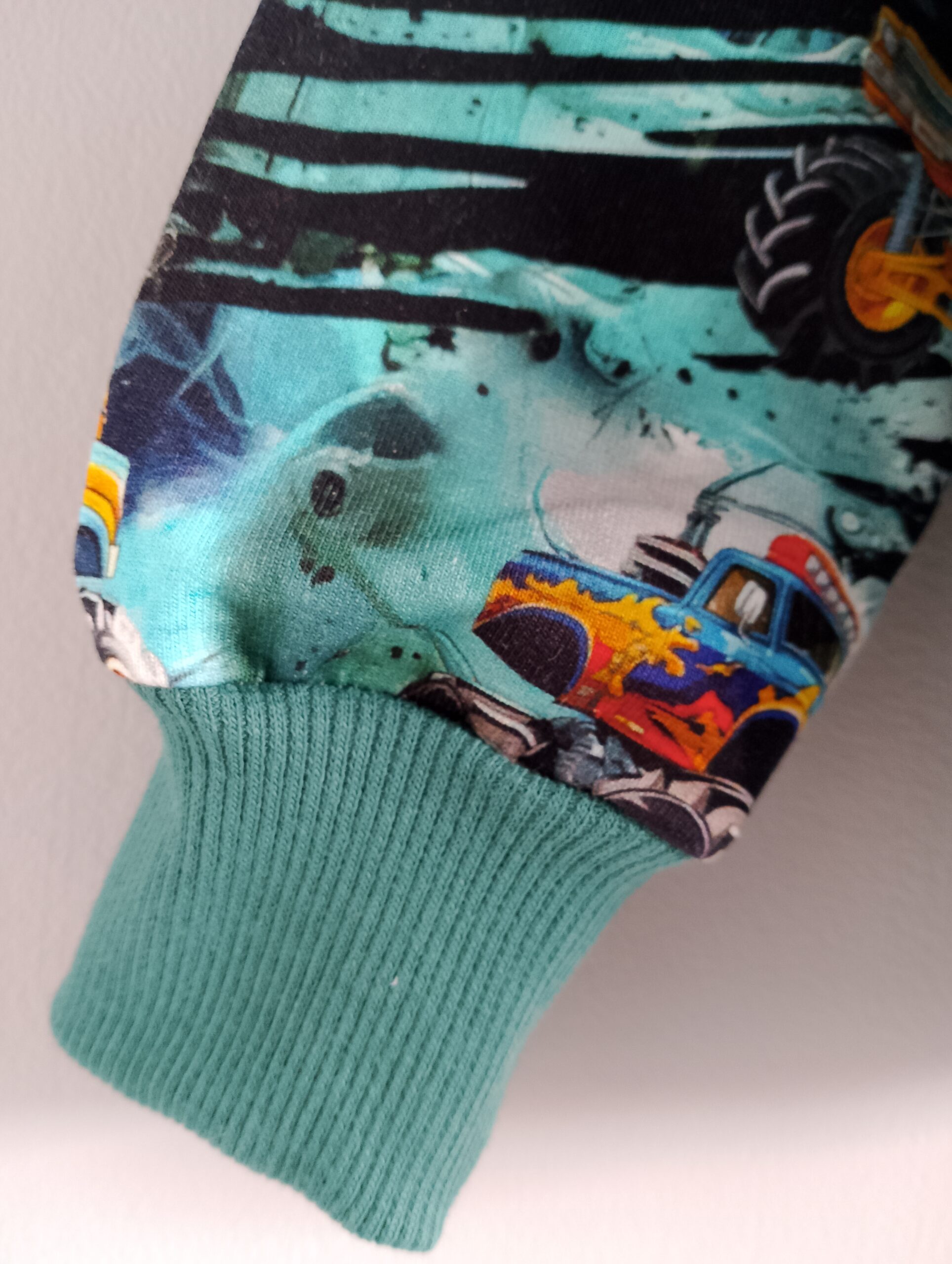 Młodzieżowa bluza Monster Truck rozm 128 - obrazek 5