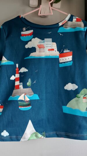 T-shirt dziecięcy na morzu rozm 122