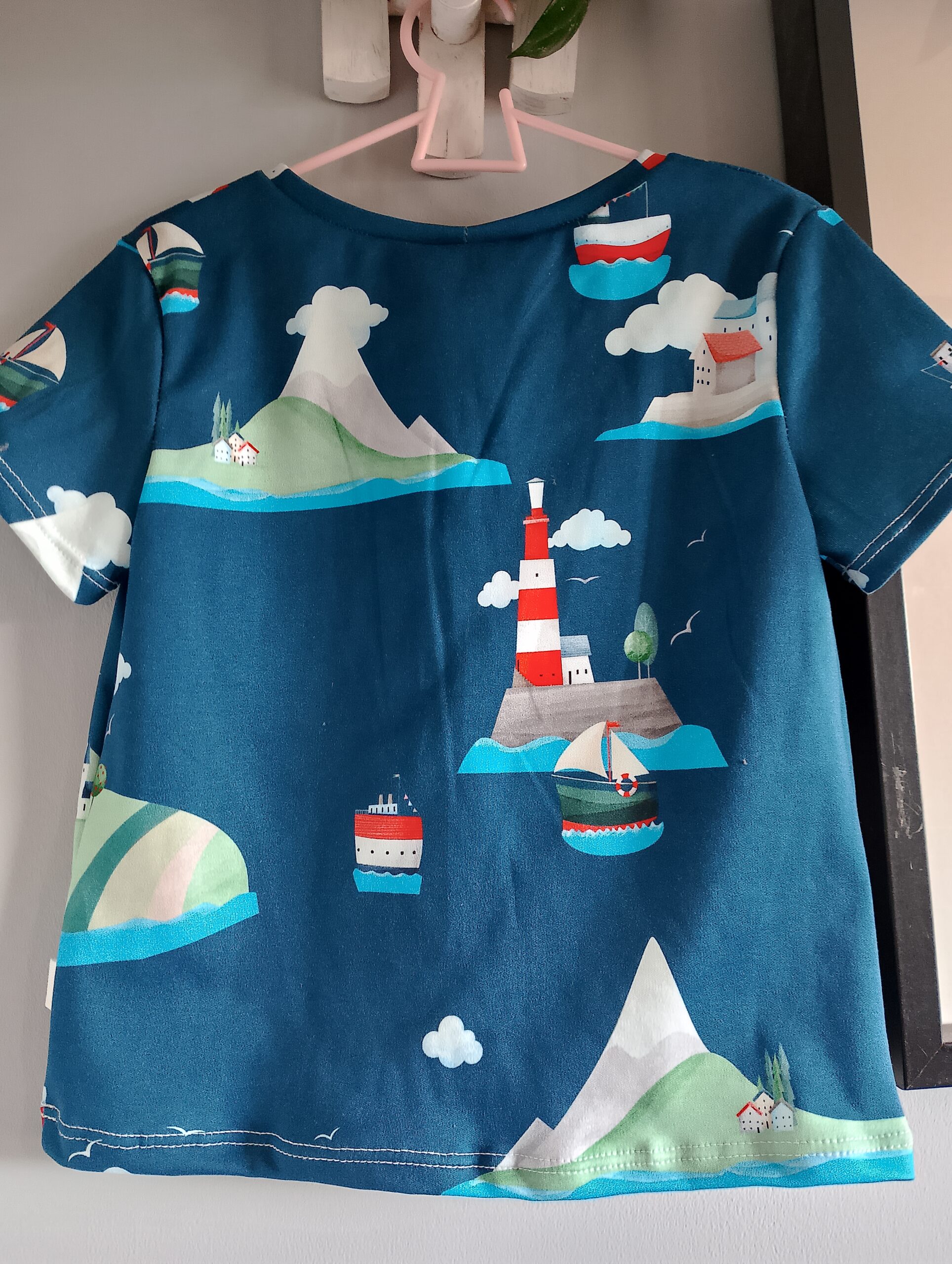 T-shirt dziecięcy na morzu rozm 122 - obrazek 7